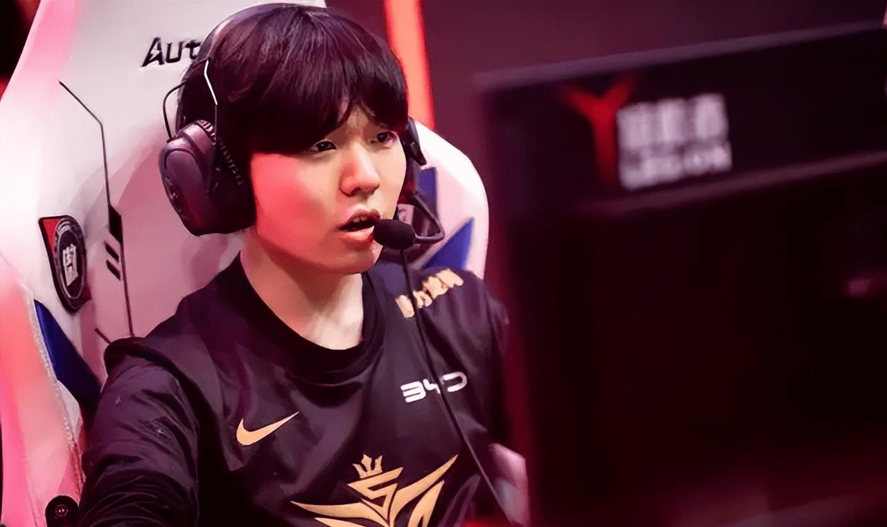 官方版-SKT不断突破！，Rookie连续七场比赛得分超过反败为胜观众掌声雷动-官方版